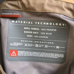 Simms waders. Youth large but can fit small adult.